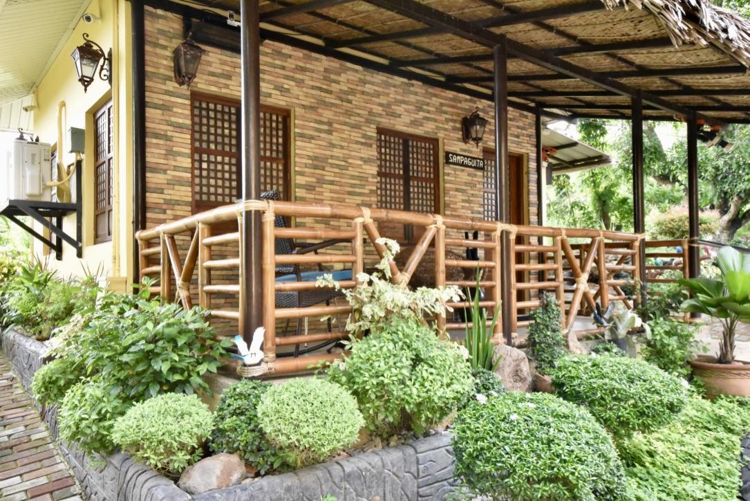 Nauvoo Farm Resort Magalang Exterior foto